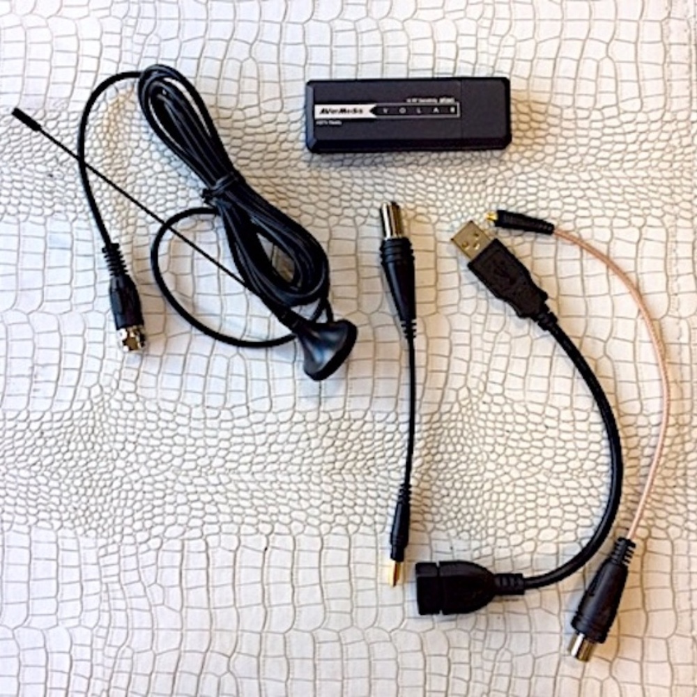 Rare Brand New Never Used AverMedia Volar HDTV USB TV Tuner. ATSC, Clear QAM A86